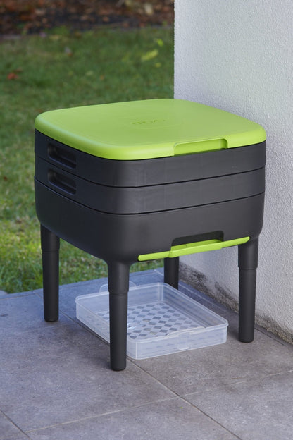 Plastic Legs (4) for Worm Farm - mazeproducts